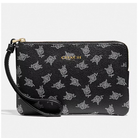 ⛔️SOLD⛔️Authentic Coach leather flowers wristlet - Picture 2 of 5